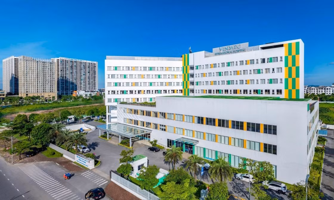 Hệ thống y tế quốc tế Vinmec bảo chứng cho hành trình tầm soát và điều trị chuyên sâu ngay tại nội khu.
