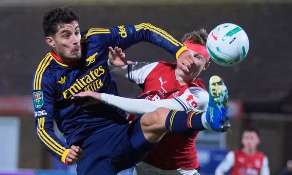 Arsenal thua sốc đội hạng tư Fleetwood ở Cúp Liên đoàn Anh