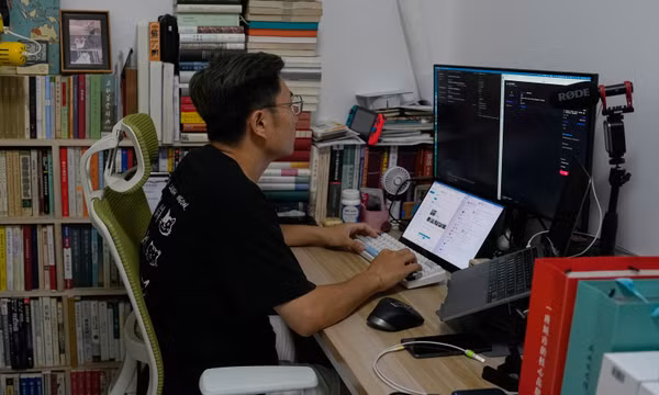 Người lao động Trung Quốc lo mất việc khi AI ngày càng tác động mạnh đến thị trường việc làm