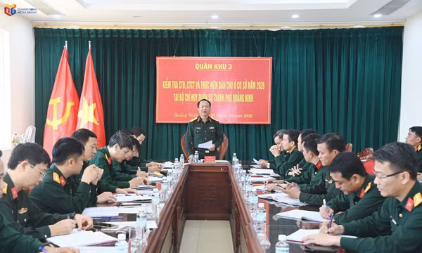 Quân khu 3 kiểm tra công tác Đảng, công tác chính trị và thực hiện dân chủ ở cơ sở tại Bộ CHQS thành phố Quảng Ninh