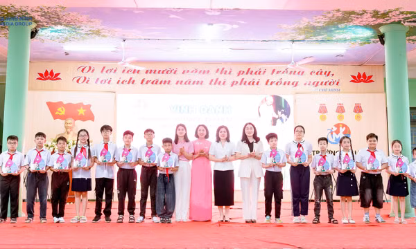 Gieo những “hạt giống đỏ” từ trang sách về Bác