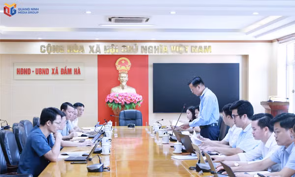 Đoàn giám sát HĐND thành phố giám sát về chuyển đổi số tại xã Đầm Hà