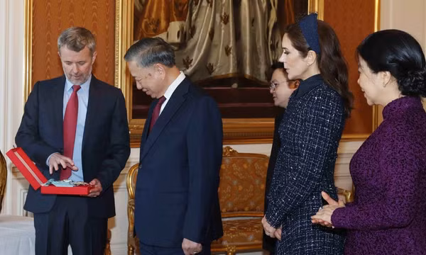 Tổng Bí thư, Chủ tịch nước Tô Lâm nhận Huân chương cao quý của Vương quốc Đan Mạch