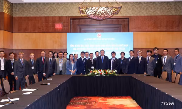 Tổng Bí thư, Chủ tịch nước Tô Lâm gặp Mạng lưới Chuyên gia và nhà khoa học Việt Nam tại Canada