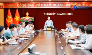 Thực hiện đồng thời giữa chăm sóc và phát huy vai trò người cao tuổi