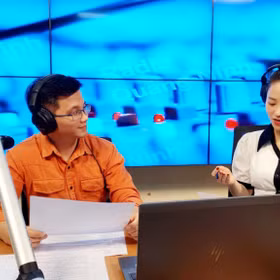 Radio kết nối tháng 10: Chuyện chưa kể nơi tâm dịch