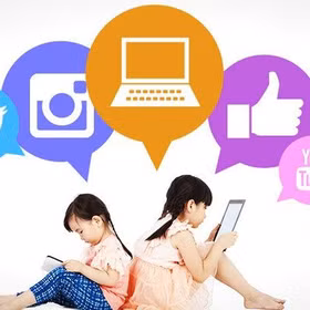 Giải trí trên mạng xã hội - Đừng để trẻ "lạc lối"
