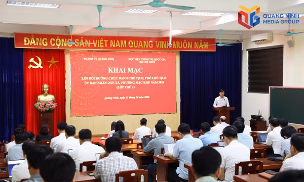 Khai mạc lớp bồi dưỡng chức danh Chủ tịch, Phó Chủ tịch UBND xã, phường, đặc khu năm 2026
