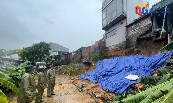Phường Việt Hưng: Khoanh vùng cảnh báo khu vực nguy cơ sạt lở, ngập lụt