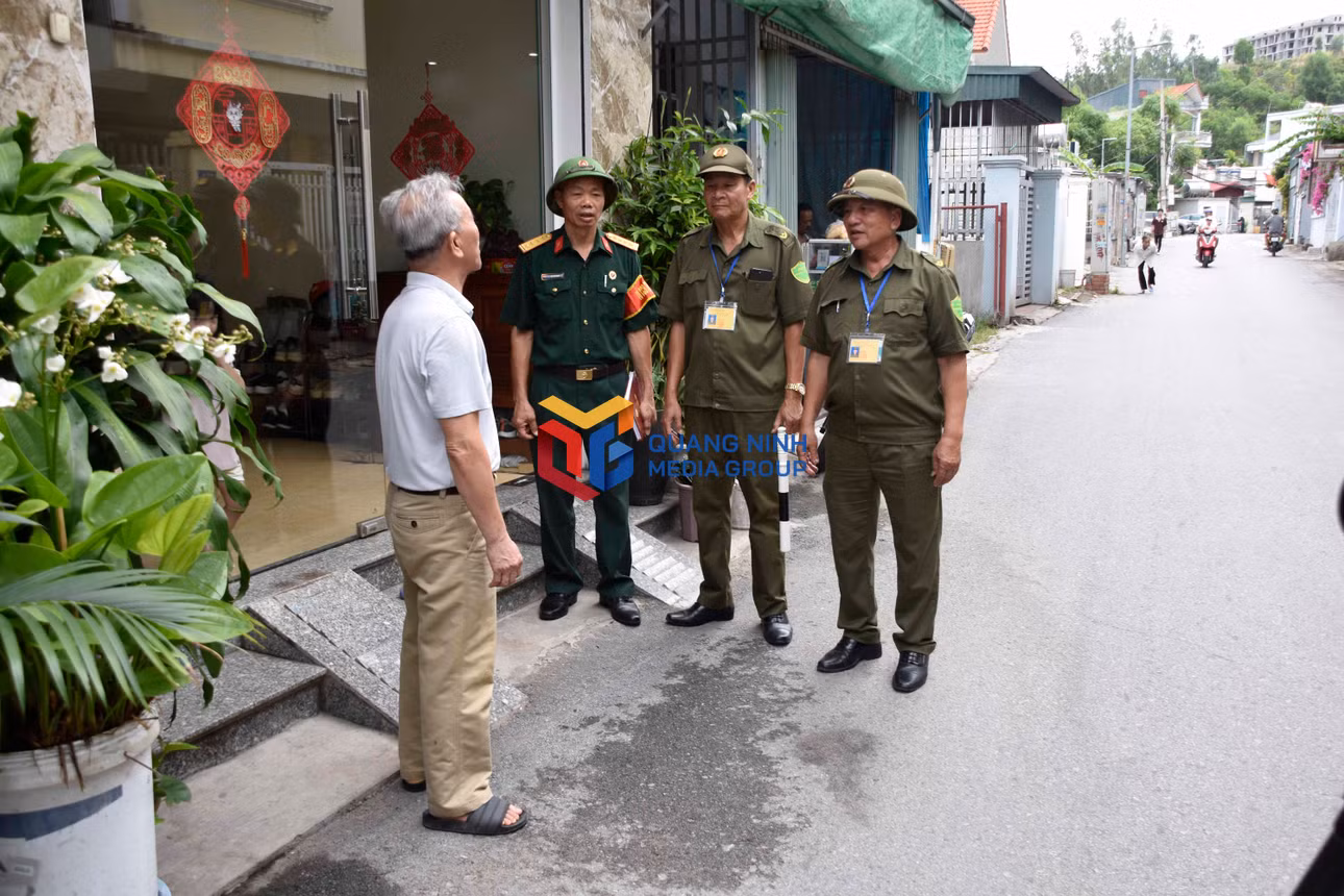 bqn_c_luc-luong-to-an-ninh-co-so-do-cuu-chien-binh-lam-nong-cot-o-khu-bai-chay-6-phuong-bai-chay-tham-gia-tuan-tra-nam-bat-tinh-hinh-dia-ban.jpg