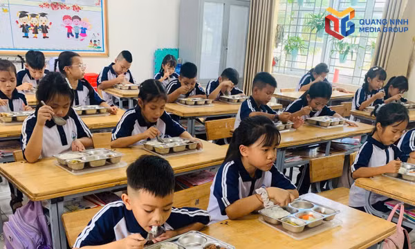 Quan tâm đến những bữa ăn bán trú