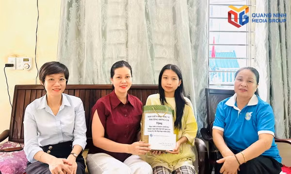 Tiếp sức em đến trường