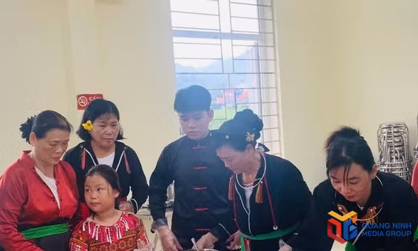 Tiếp sức cho phụ nữ dân tộc thiểu số