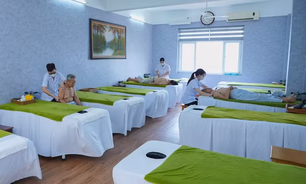 Tận tâm chăm sóc người có công