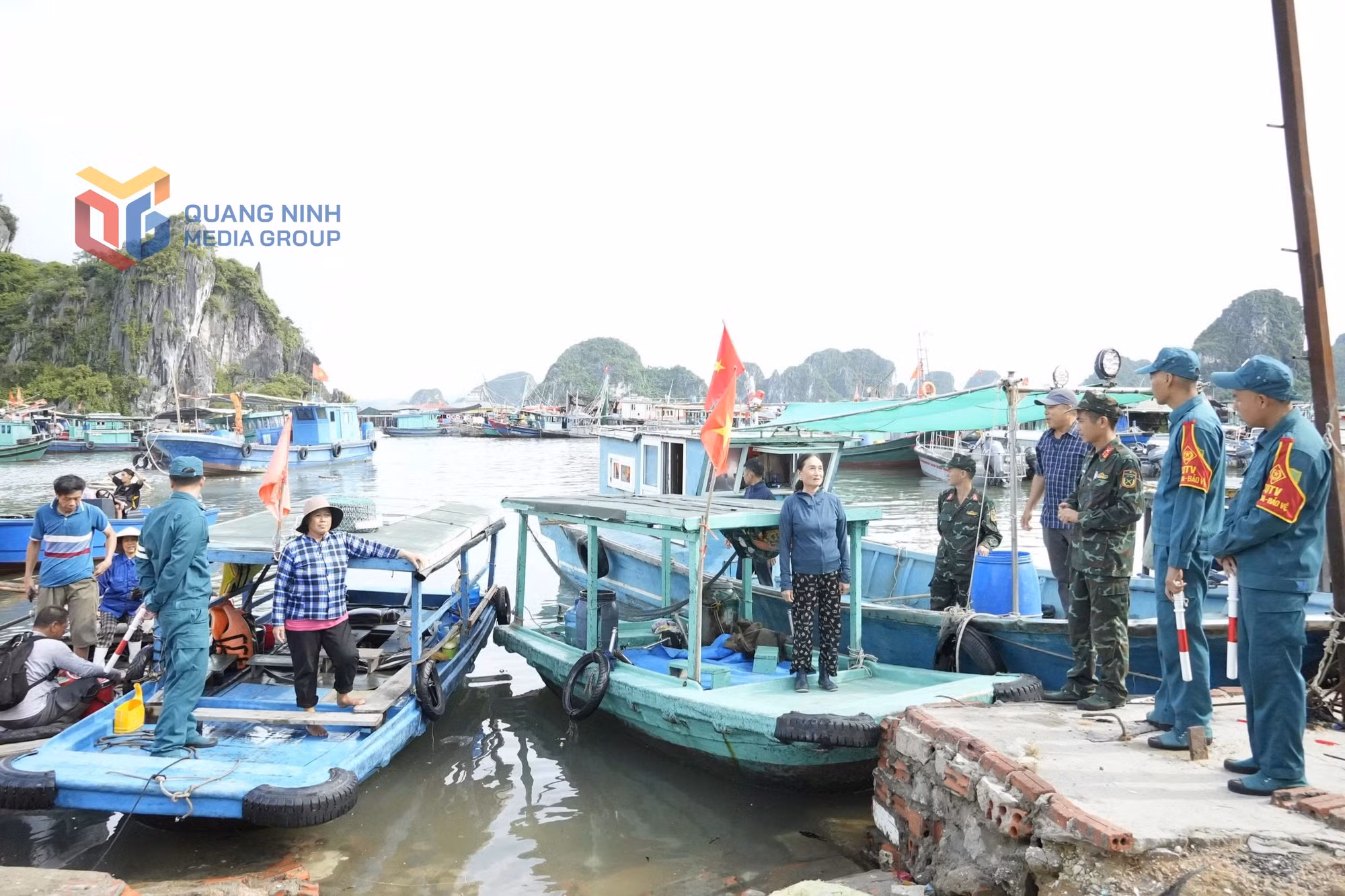 phan-2-can-bo-chien-si-llvt-dac-khu-van-don-tuyen-truyen-van-dong-ba-con-ngu-dan-vao-khu-tranh-tru-bao-an-toan-3516.jpg