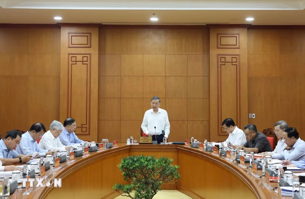 Tổng Bí thư, Chủ tịch nước Tô Lâm nêu rõ cần khẳng định quyền tham gia hoạt động kinh tế hợp pháp của đảng viên gắn với địa vị pháp lý, chức trách và nghĩa vụ cụ thể - Ảnh: TTXVN