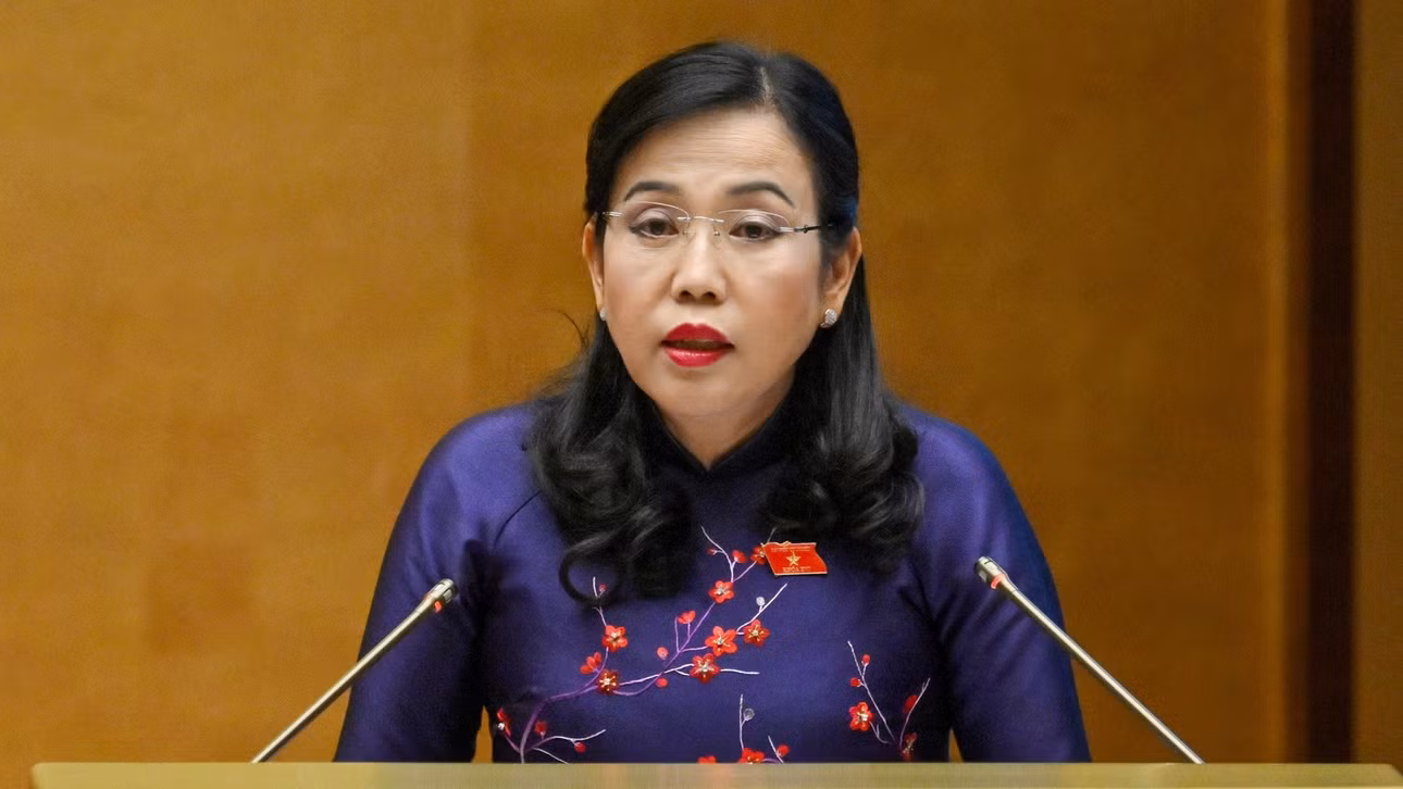 Chủ nhiệm Ủy ban Khoa học, Công nghệ và Môi trường Nguyễn Thanh Hải trình bày Báo cáo thẩm tra. (Ảnh: THỦY NGUYÊN)