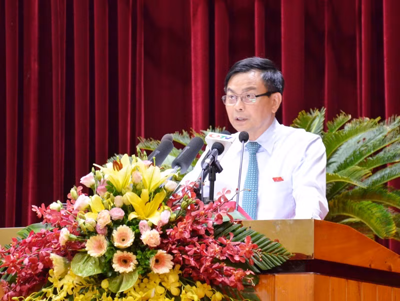ĐB Trần Đức Lâm, Tổ TP Hạ Long phát biểu.