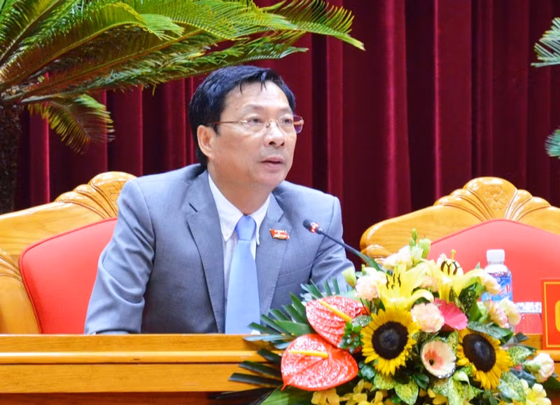 Đồng chí Nguyễn Văn Đọc làm rõ các nội dung chất vấn, trả lời chất vấn