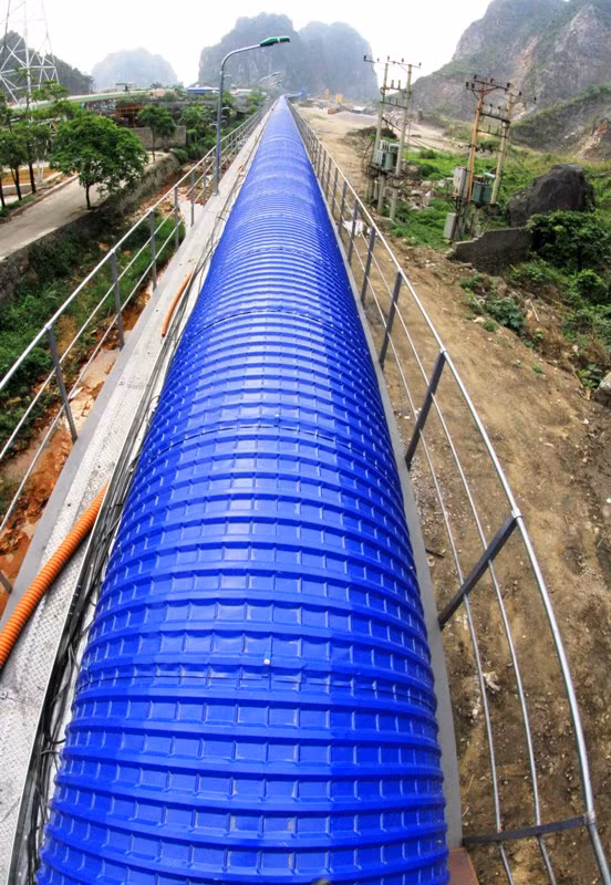 Hệ thống băng tải kín vận chuyển than tuyến Lép Mỹ -Cảng km 6 đang trong giai đoạn chạy thử tải. ( Ảnh: Dương Phượng Đại)