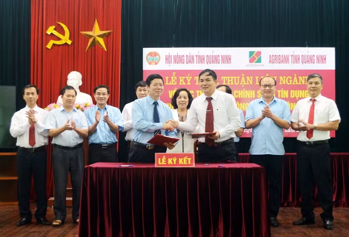 Agribank Quảng Ninh và Hội Nông dân tỉnh ký kết thoả thuận liên ngành thực hiện chính sách tín dụng nông nghiệp, nông thôn.