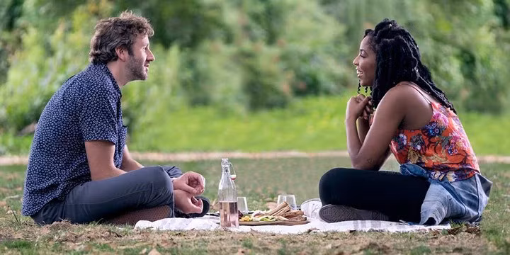  7. The Incredible Jessica James: Bộ phim kể về cô nàng Jessica James trong hành trình khôi phục lại trái tim bị tan vỡ sau một cuộc tình thất bại. Cô hy vọng rằng thời gian có thể chữa lành cho trái tim đang tan vỡ của mình, cô mong muốn mình có thể nhanh chóng thoát khỏi sự luỵ tình đối với cuộc tình đau đớn trước đó. Nhẹ nhàng, cảm xúc và hài hước 