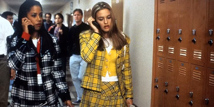  10. Clueless: Dựa trên tiểu thuyết của tác giả Jane Austen - Emma, Clueless kể về Cher, một cô nàng nổi tiếng dành quãng thời gian tuổi trẻ đẹp đẽ của mình để làm 
