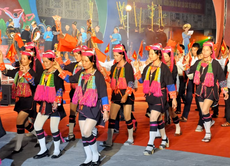 Trang phục truyền thống của đồng bào dân tộc Dao Thanh Y đến từ xã Hà Lâu, huyện Tiên Yên. 
