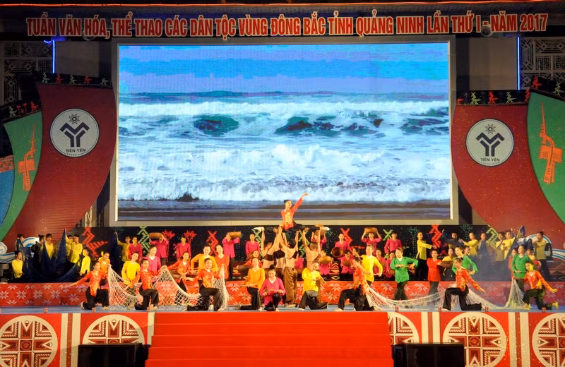 Chương trình nghệ thuật đặc sắc, được dàn dựng công phu và biểu diễn chuyên nghiệp tại lễ khai mạc.