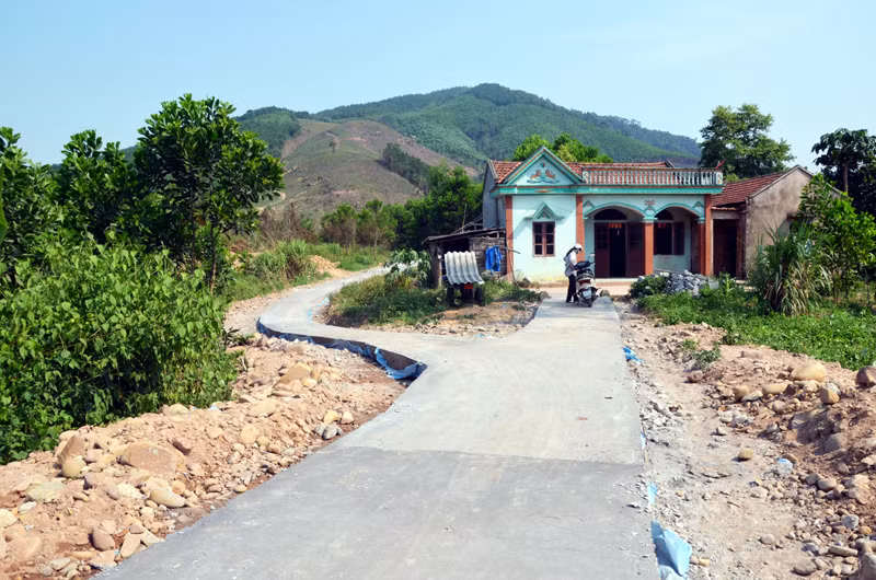 Tỉnh Quảng Ninh đang tập trung bê tông hóa tất cả các tuyến đường thôn, xóm trên toàn địa bàn.