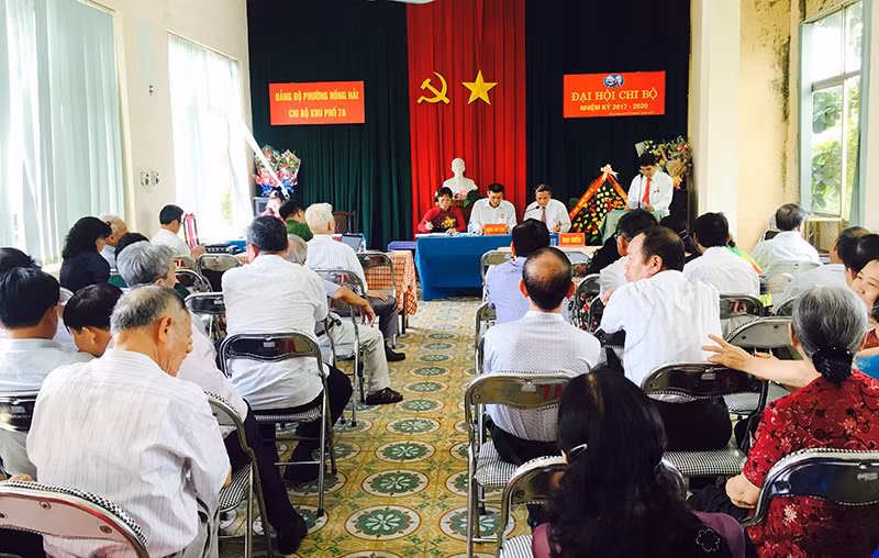 Tổng Bí thư Nguyễn Phú Trọng khi đến thăm và làm việc tại Quảng Ninh (tháng 4/2016) đã đánh giá rất cao những đổi mới trong công tác xây dựng Đảng, hệ thống chính trị của tỉnh.