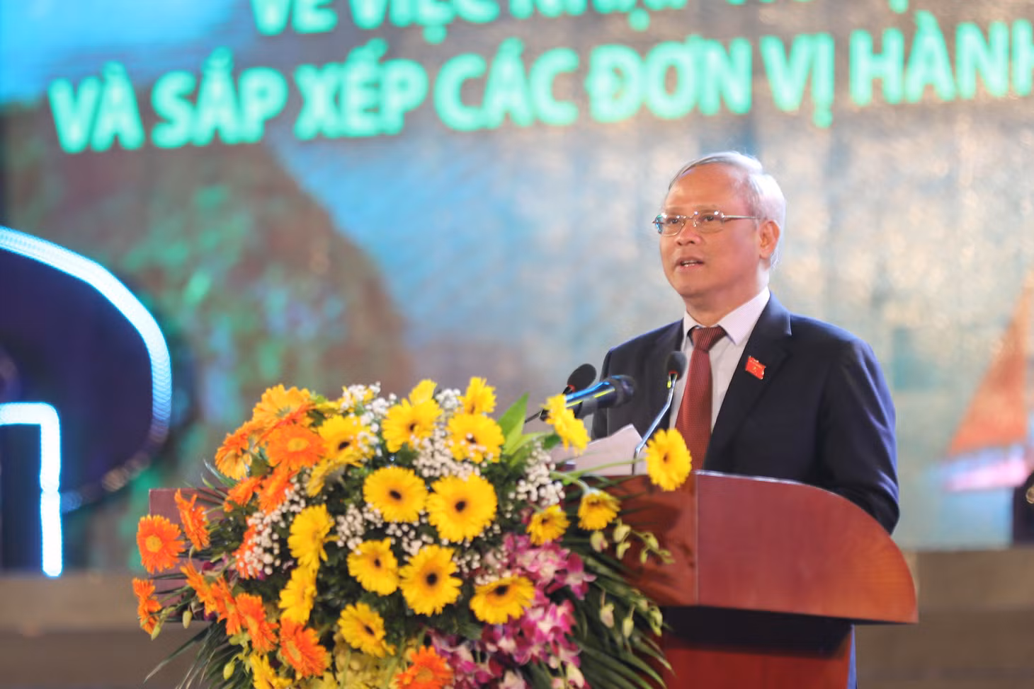 Đồng chí uông Chu lưu