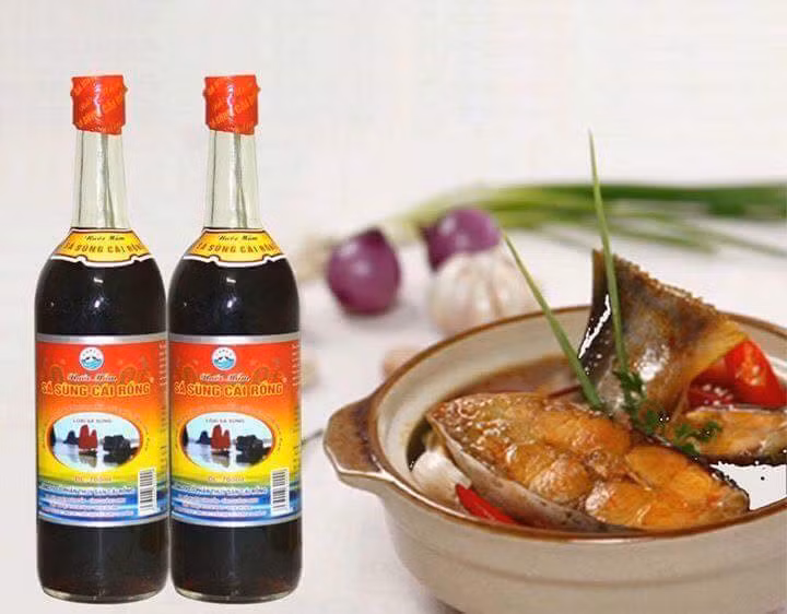 Nước mắm Cái Rồng là thương hiệu lâu đời của Công ty CP Thủy sản Cái Rồng. Xuất phát từ việc tận dụng lợi thế của địa phương, từ năm 2014, Công ty bắt đầu đưa vào sản xuất Nước mắm sá sùng để nâng cao giá trị gia tăng cho thương hiệu nước mắm Vân Đồn.