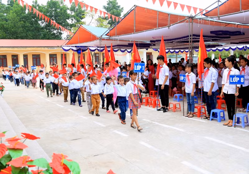 Ngày khai giảng luôn là ngày vui đặc biệt nhất đối với các cháu học sinh lớp 1, lần đầu tiên cắp sách tới trường.