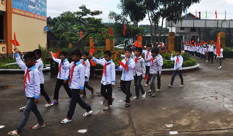 Học sinh trường PTDT bán trú THCS Quảng Sơn bước vào năm học mới.