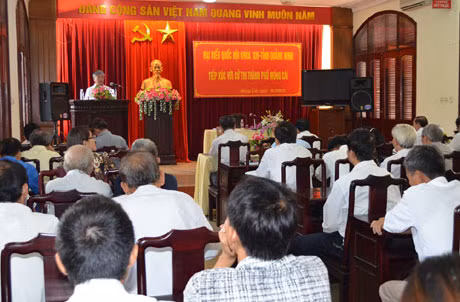 ĐBQH Trần Xuân Hòa tiếp xúc cử tri TP Móng Cái.