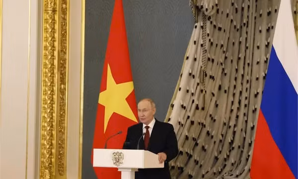 Tổng thống Liên bang Nga Vladimir Putin phát biểu tại Lễ trao Giải thưởng Hòa bình Quốc tế Lev Tolstoy. (Ảnh: THỐNG NHẤT/TTXVN) 
