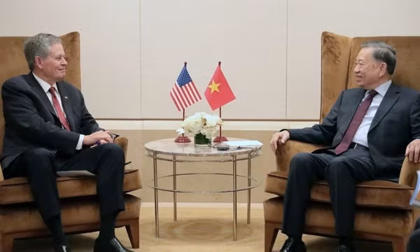 Tổng Bí thư, Chủ tịch nước Tô Lâm tiếp Tiếp Thượng nghị sĩ Hoa Kỳ Steve Daines. (Ảnh: Thanh Tuấn/TTXVN)
