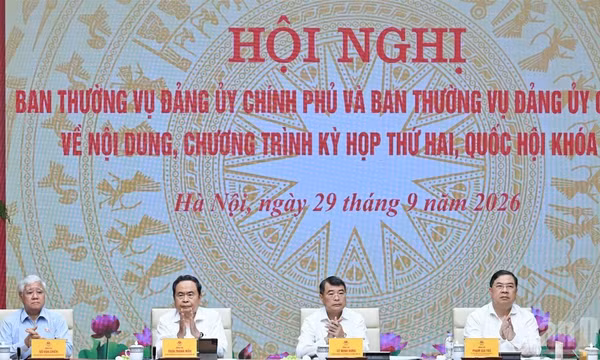 Phối hợp chặt chẽ, hoàn thiện thể chế, kiến tạo phát triển và thúc đẩy tăng trưởng