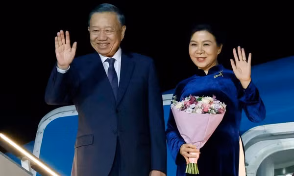 Tổng Bí thư, Chủ tịch nước Tô Lâm và Phu nhân rời Moskva (Liên bang Nga), tiếp tục lên đường tới Paris (Pháp). (Ảnh: TTXVN) 