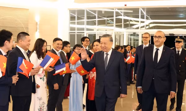 Tổng Bí thư, Chủ tịch nước Tô Lâm bắt đầu thăm chính thức Cộng hòa Pháp và dự Hội nghị Thượng đỉnh Không gian vũ trụ tại Paris