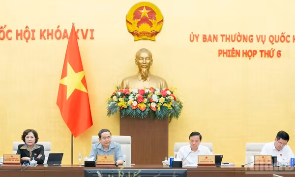 Chủ tịch Quốc hội Trần Thanh Mẫn và các Phó Chủ tịch Quốc hội dự phiên họp. (Ảnh: DUY LINH)