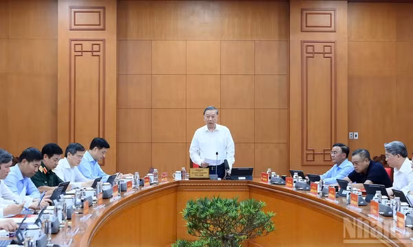 Tổng Bí thư, Chủ tịch nước Tô Lâm chủ trì phiên họp Thường trực Ban Chỉ đạo Trung ương về tổng kết thực tiễn và nghiên cứu sửa đổi, bổ sung Điều lệ Đảng. (Ảnh: ĐĂNG KHOA)