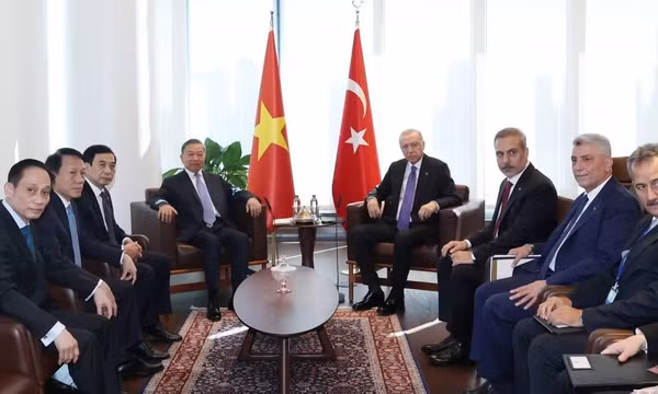 Tổng Bí thư, Chủ tịch nước Tô Lâm gặp Tổng thống Thổ Nhĩ Kỳ Recep Tayyip Erdogan. (Ảnh: TTXVN) 