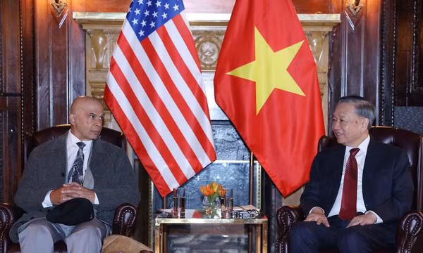 Tổng Bí thư, Chủ tịch nước Tô Lâm gặp Ban Lãnh đạo Đảng Cộng sản Hoa Kỳ