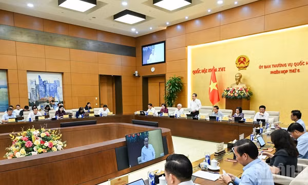 Chủ tịch Quốc hội Trần Thanh Mẫn, Ủy ban Thường vụ Quốc hội phát biểu tại Phiên họp thứ 6 của Ủy ban Thường vụ Quốc hội, ngày 3/9/2026. (Ảnh: Duy Linh)