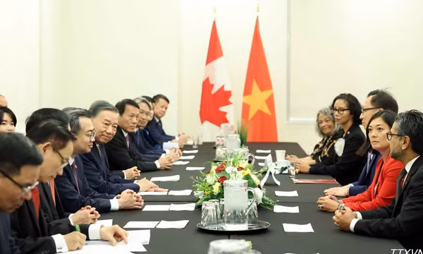 Tổng Bí thư, Chủ tịch nước Tô Lâm tiếp Nhóm Nghị sĩ hữu nghị Canada-Việt Nam. (Ảnh: TTXVN)