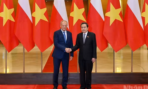 Chủ tịch Quốc hội Trần Thanh Mẫn hội kiến Thủ tướng Ba Lan Donald Tusk