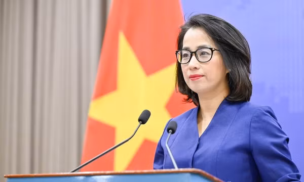 Người phát ngôn Bộ Ngoại giao Việt Nam Phạm Thu Hằng tại họp báo thường kỳ, ngày 1/10/2026. (Ảnh: Bộ Ngoại giao cung cấp)