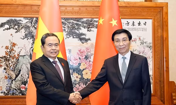 Chủ tịch Quốc hội Trần Thanh Mẫn hội kiến Chủ tịch Chính hiệp toàn quốc Trung Quốc Vương Hộ Ninh. 